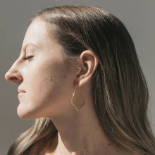 Load image into Gallery viewer, Spark Hoop Earrings