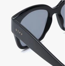 Load image into Gallery viewer, Bella II Oversized Polarized Sunglasses