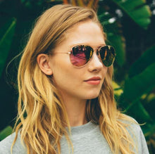 Load image into Gallery viewer, Cruz Unisex Aviator Sunglasses