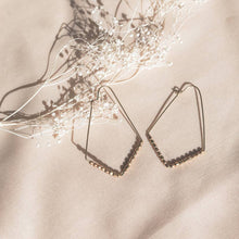 Load image into Gallery viewer, Spark Hoop Earrings